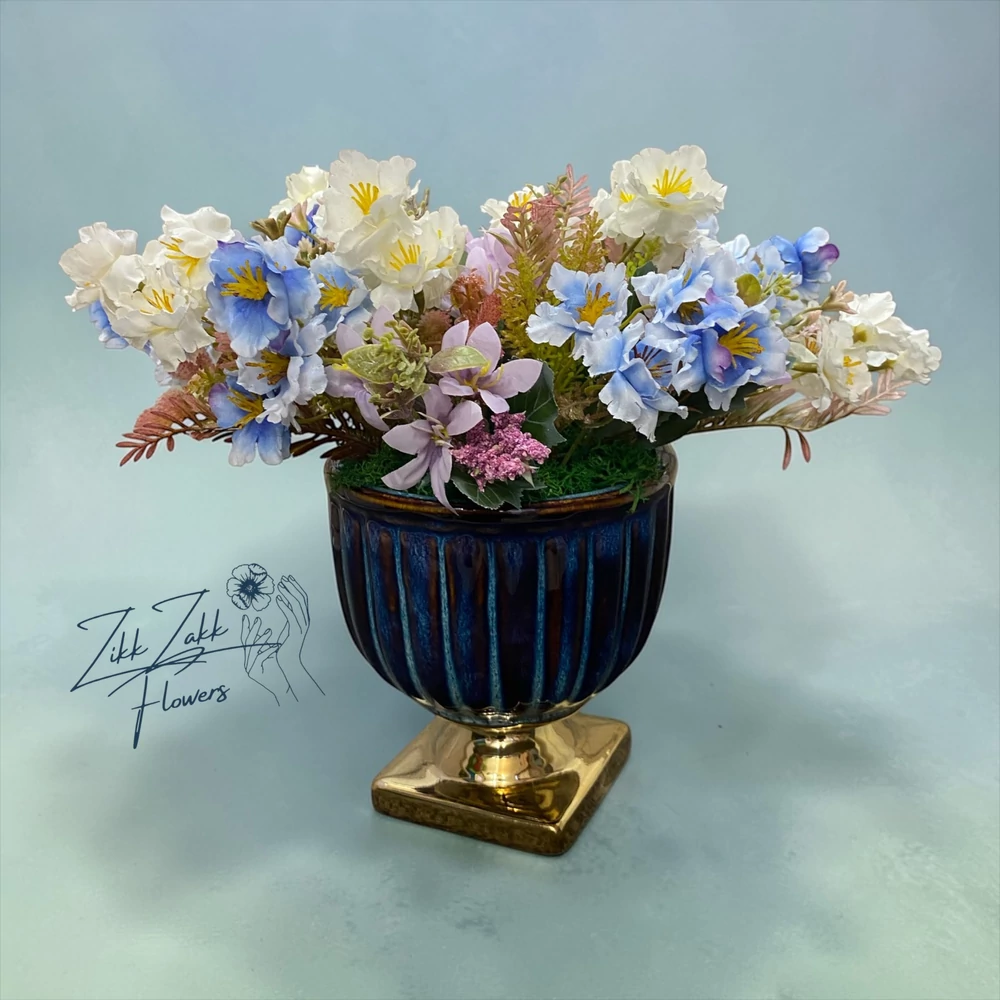 Kék Talpas Tavaszi Virágkompozíció