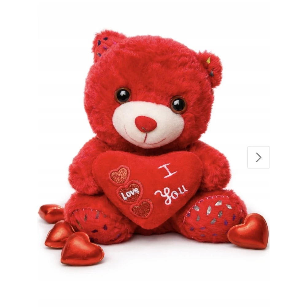 Piros plüss maci szívvel