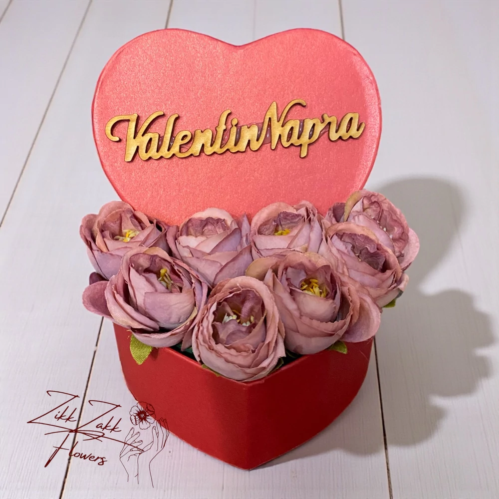 Szív doboz – púder-lila rózsákkal