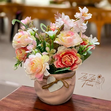 Pasztell rózsás örök virág kompozíció kaspóban