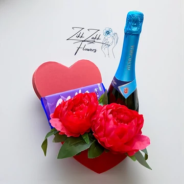 Szív box pezsgővel és csokoládéval