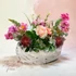 Vegyes virág kompozíció fonott kosárban 