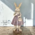 Vintage Húsvéti Nyuszi Figura – Lila Ruhás